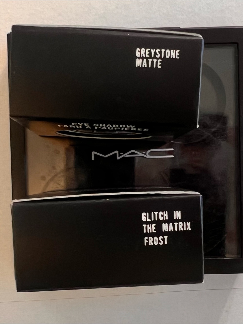 MAC Cosmetics Eyeshadow Palette and Singles - Black - Picture 3 of 3